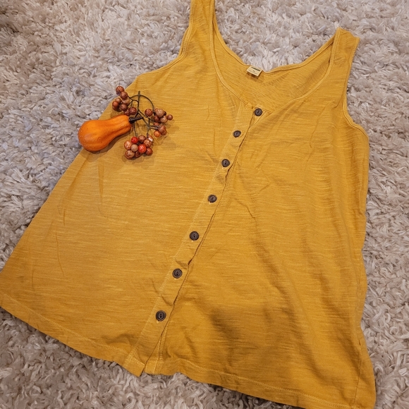 Old Navy Tank Top - Picture 1 of 2